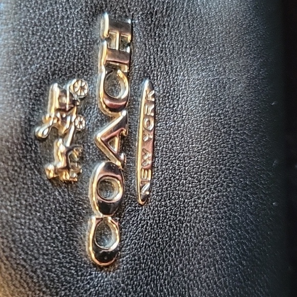 Coach large handbag silver hardware - Picture 2 of 14